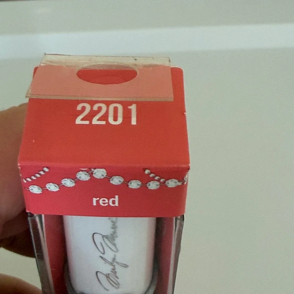 Hard Candy Marilyn Monroe Best Friend‎ Diamond Lip Balm Women New Red Shimmer